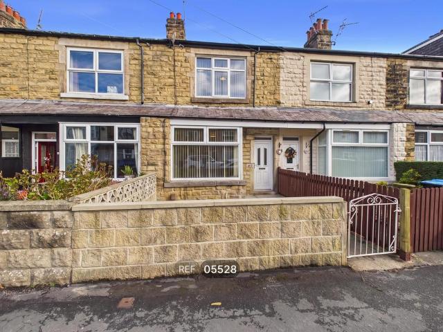 Burke Street, Harrogate, HG1 4NR 2 bed terraced house to rent £1,200 pcm £277 pw