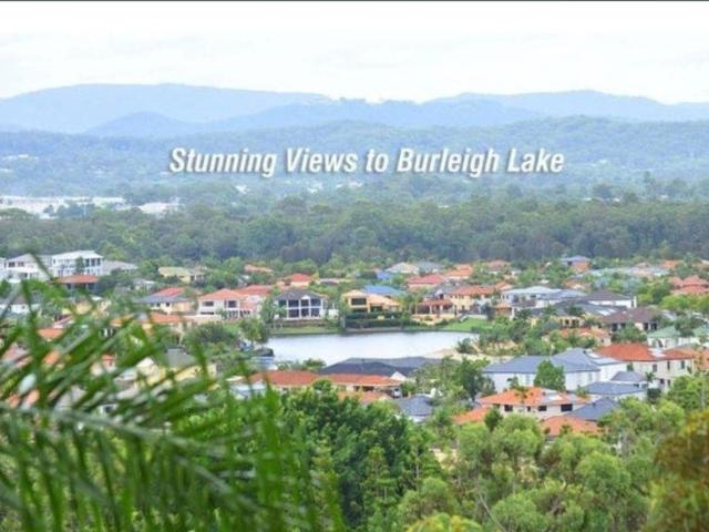 BURLEIGH BEACH TREE HOUSE