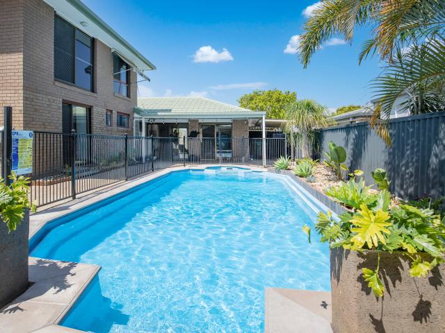 Burleigh Waters 23 Honeyeater Drive