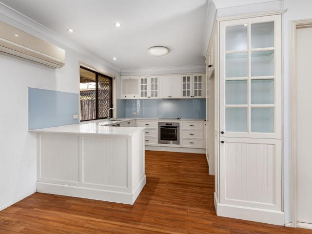 Burleigh Waters 23 Montezuma Drive