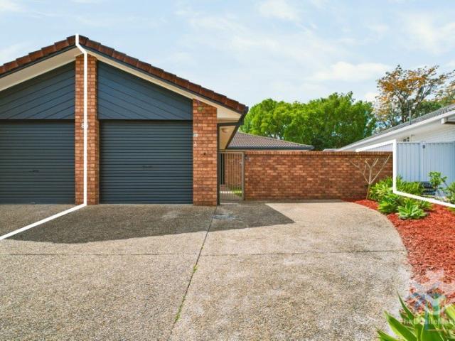 Burleigh Waters Duplex ? Comfortable Living, Flexible Spaces & Future Potential