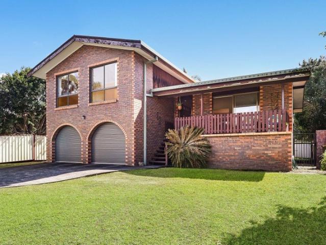 Burleigh Waters Family Home First Time to Market in 48 Years