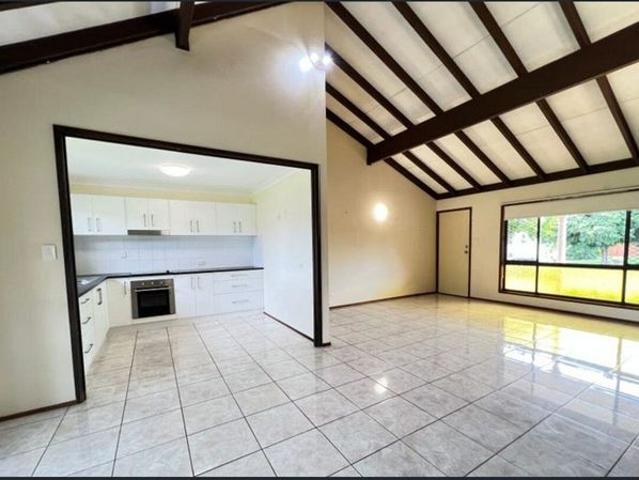 Burleigh Waters Home