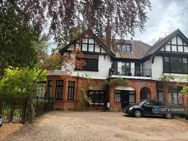 Burleigh Wood House, Ascot, SL5 2 bed maisonette to rent £2,200 pcm £508 pw