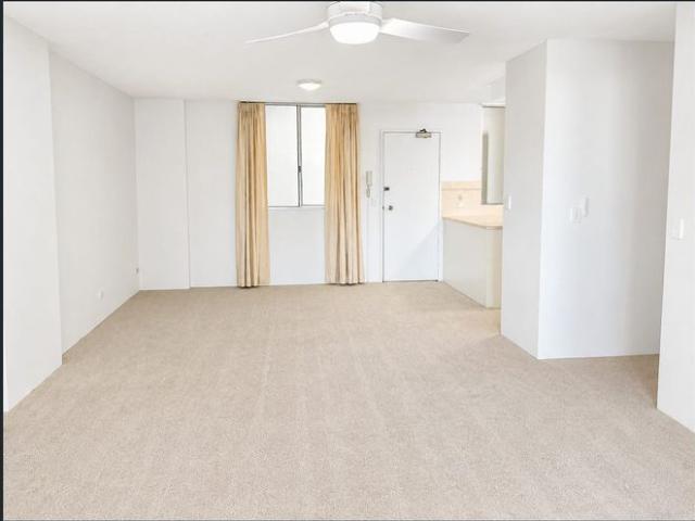 Burleigh Beachfront Apartment