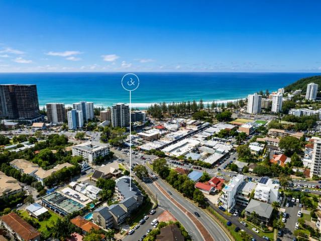 Burleigh Living 400m from the Beach & James Street