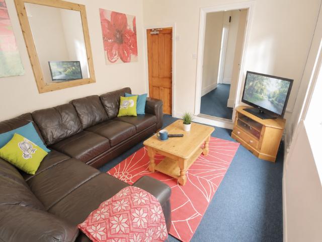 Burleigh Road, Loughborough LE11 6 bed house to rent £587 pcm £135 pw