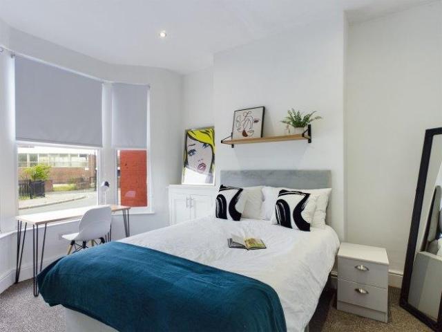Burleigh Street 9 bed house share to rent £5,850 pcm £1,350 pw