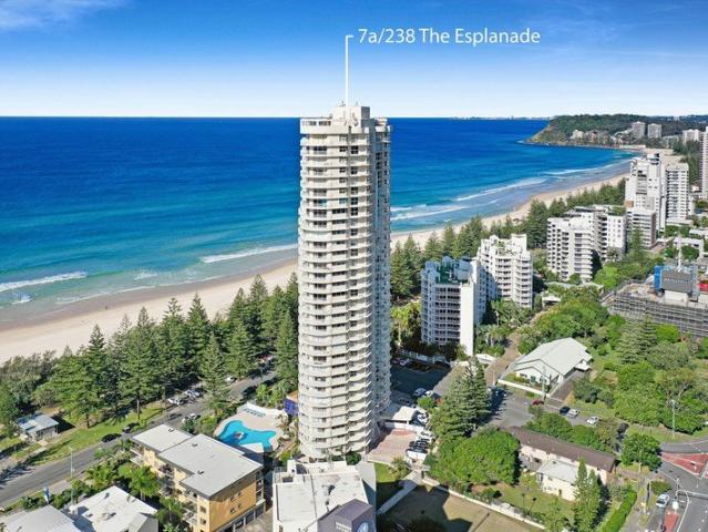 Burleigh Surf Stunning Sun Filled North East Aspect