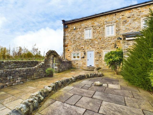 Burley Bank Road, Killinghall, HG3 5 bed semi detached house to rent £2,850 pcm £658 pw