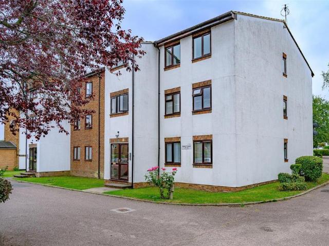 Burley House, Queens Drive, Abbots. 2 bed flat to rent £1,450 pcm £335 pw