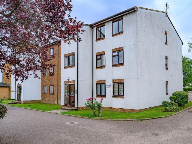 Burley House, Queens Drive, Abbots Langley WD5, 2 bed flat to rent, £1,450 pcm | PrimeLocation
