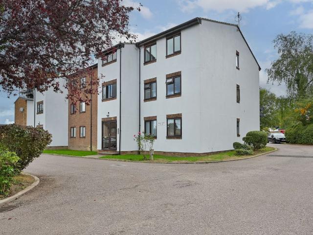 Burley House WD5, Watford, 2 bed flat to rent, £1,450 pcm | PrimeLocation