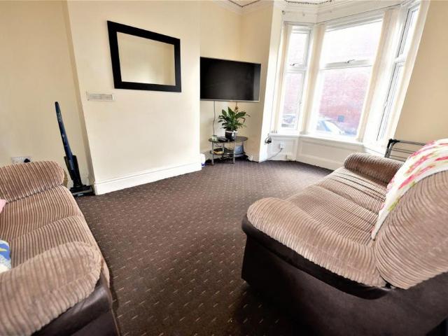 Burley Lodge Road 3 Bed, Leeds 3 bed house to rent £1,560 pcm £360 pw