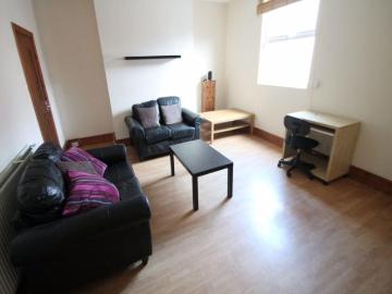 Burley Road, Leeds 6 bed house to rent £2,782 pcm £642 pw