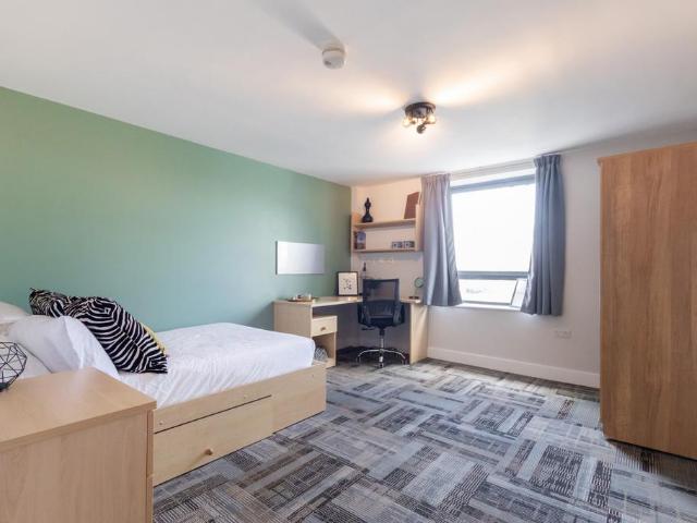 Burley Road, Leeds 6 bed private hall to rent £4,420 pcm £1,020 pw