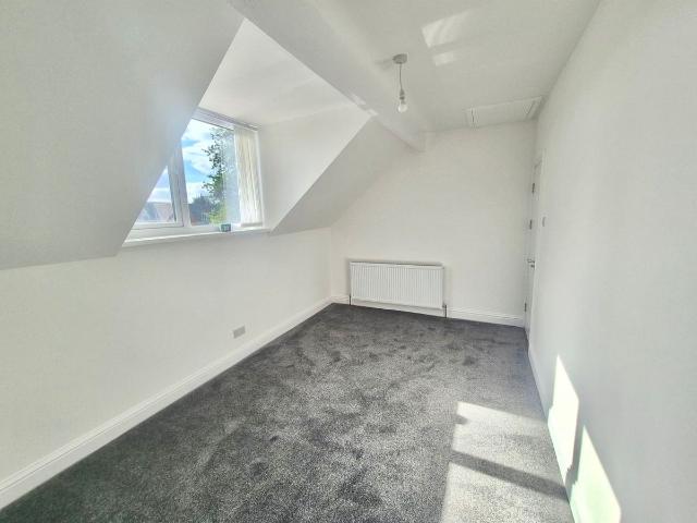 Burley Road Leeds LS4, 4 bed maisonette to rent, £1,600 pcm | PrimeLocation