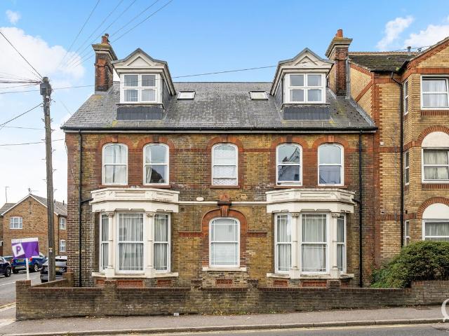 Burley Road, Sittingbourne, Kent ME10, 1 bed flat to rent, £890 pcm | PrimeLocation