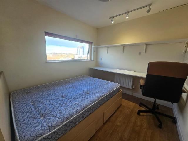 Burlington Avenue, B KT3, London
