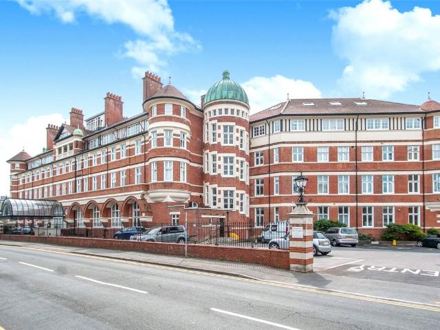 Burlington East Mansions, Bournemouth BH5, 1 bed flat to rent, £900 pcm | PrimeLocation