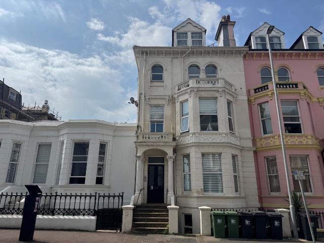 Burlington Place, Eastbourne BN21, 2 bed flat to rent, £1,250 pcm | PrimeLocation
