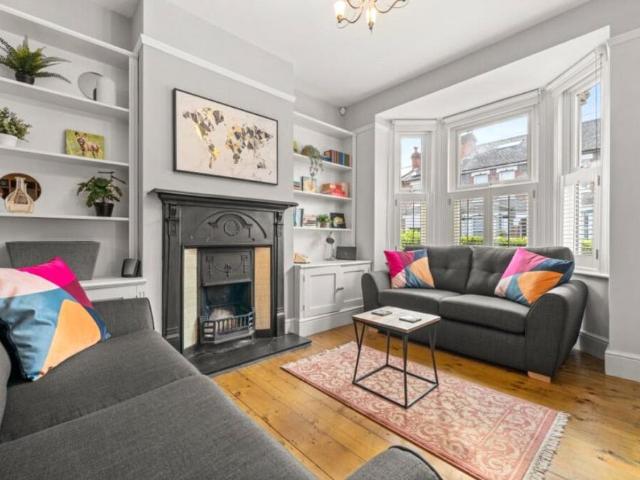 Burlington Road, Chiswick, London, W4 3 bed apartment to rent £2,700 pcm £623 pw