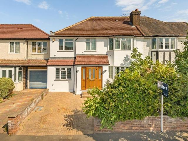 Burlington Road, Isleworth TW7 6 bed house to rent £3,300 pcm £762 pw