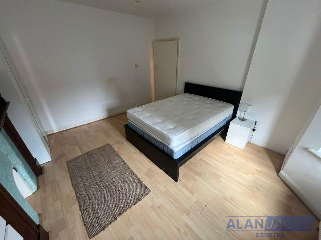 Burlington Road, London KT3, 1 bed flat to rent, £1,500 pcm | PrimeLocation