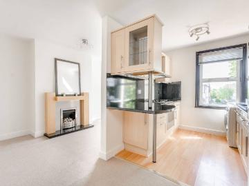 Burlington Road, New Malden KT3, 2 bed flat to rent, £1,800 pcm | PrimeLocation