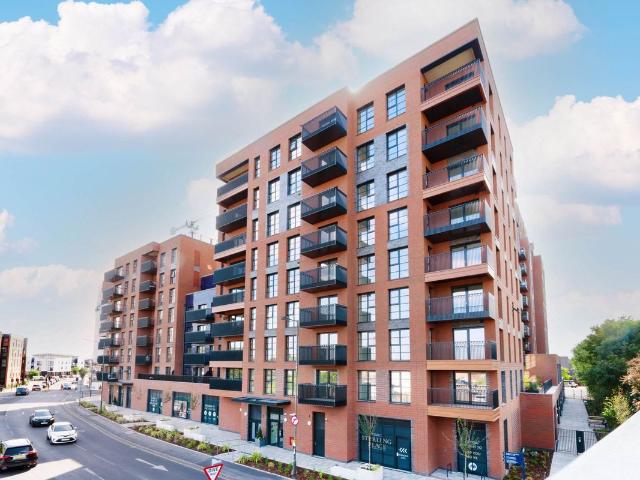 Burlington Road, New Malden KT3, 2 bed flat to rent, £2,750 pcm | PrimeLocation