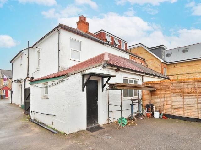 Burlington Road, New Malden KT3, 2 bed maisonette to rent, £2,000 pcm | PrimeLocation