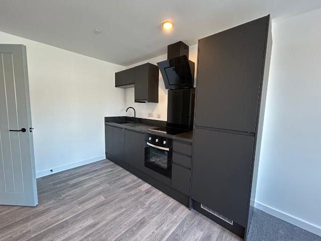 Burlington Square, Chesterfield S40, 1 bed flat to rent, £850 pcm | PrimeLocation