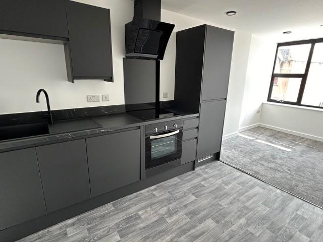 Burlington Square, Chesterfield S40, 2 bed flat to rent, £925 pcm | PrimeLocation