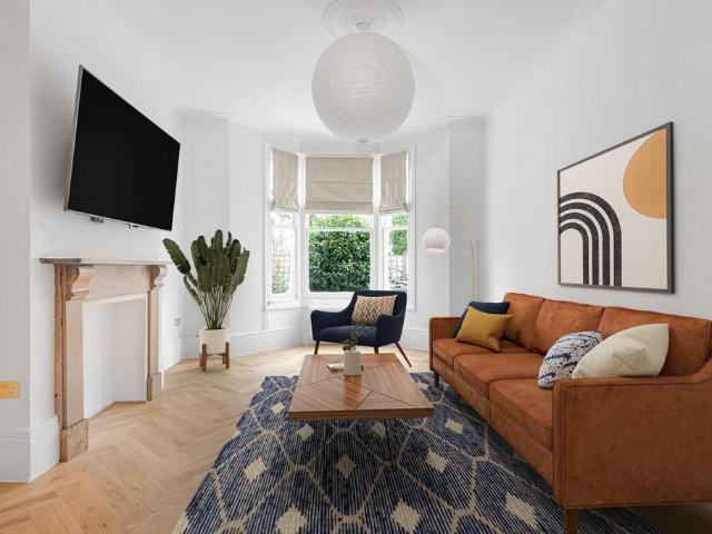 Burma Road, London, N16 9BJ, United Kingdom | 4 bed townhouse for rent #139621049 | Rentberry