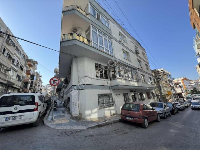Bürmen'den Ana Cadde Yakını 2+1 Köşe Daire