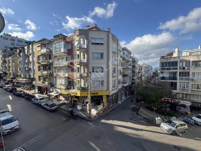 Bürmen'den Hatay Nokta'da Caddeye Çok Yakın 2+1 Kombili Daire
