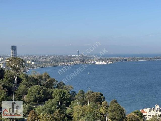 Bürmen'den Panoramik Deniz Manzaralı Cadde Üstü 4+1 Daire