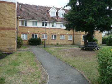 Burn Close, Addlestone KT15, 2 bed flat to rent, £1,400 pcm | PrimeLocation