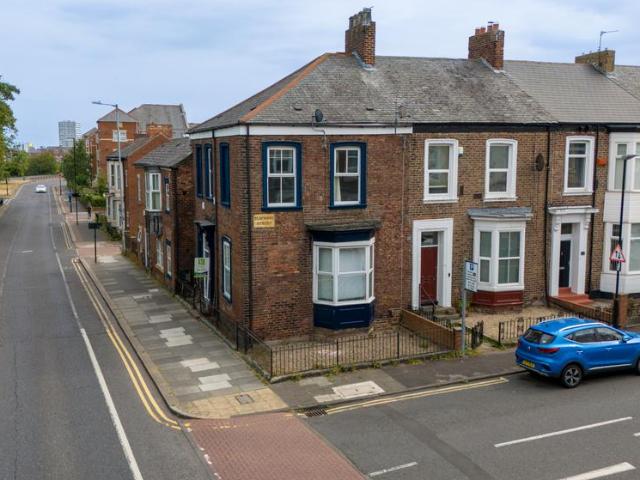 Burn Park Road, Sunderland SR2 2 bed flat to rent £650 pcm £150 pw
