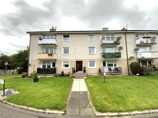Burncrooks Avenue, West Mains, East. 2 bed apartment to rent £795 pcm £183 pw