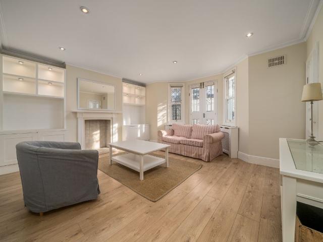 Burnaby Street, Chelsea SW10, 2 bed flat to rent, £3,250 pcm | PrimeLocation
