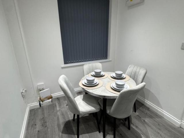 Burnage Lane, Manchester M19, 1 bed flat to rent, £1,100 pcm | PrimeLocation