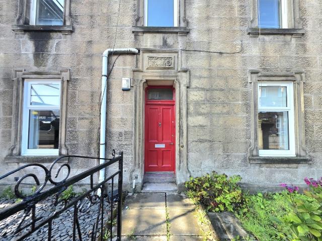 Burnbank Road, Hamilton, North Lanarkshire ML3, 2 bed flat to rent, £795 pcm | PrimeLocation