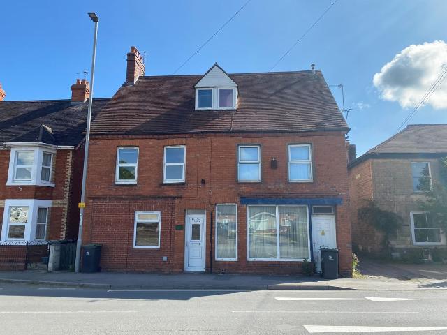 Burnett House, Newbury, Gillingham, Dorset SP8, 3 bed flat to rent, £1,000 pcm | PrimeLocation