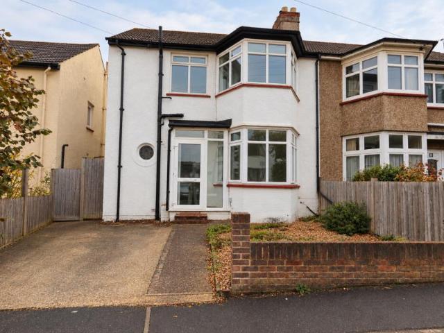 Burney Avenue, Surbiton KT5 3 bed semi detached house to rent £2,750 pcm £635 pw