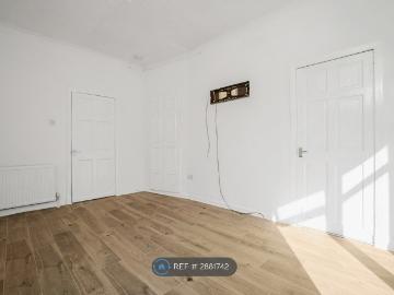 Burnfoot Drive, Glasgow G52, 3 bed flat to rent, £925 pcm | PrimeLocation
