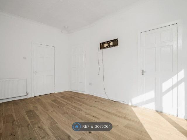 Burnfoot Drive, Glasgow G52, 3 bed flat to rent, £949 pcm | PrimeLocation