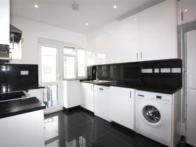 Burnham Court, Brent Street, Hendon NW4, 2 bed flat to rent, £2,000 pcm | PrimeLocation