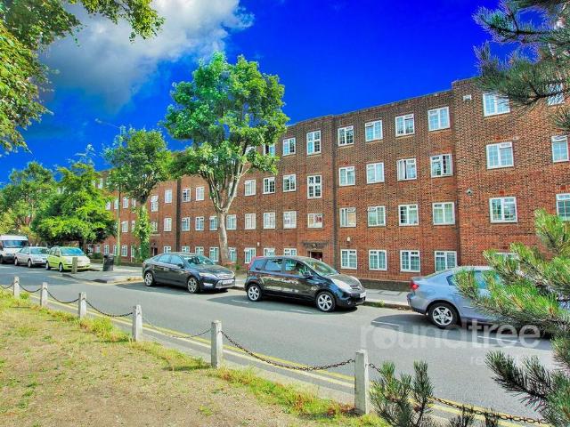 Burnham Court, Brent Street, Hendon, NW4 3 bed flat to rent £2,450 pcm £565 pw