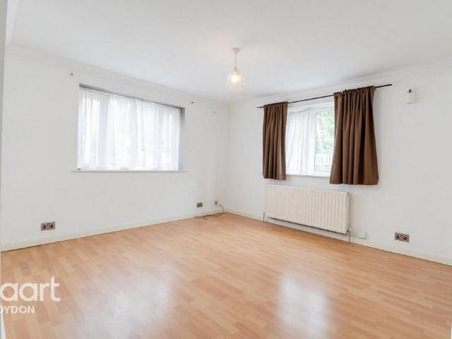 Burnham Gardens, CROYDON 2 bed flat to rent £1,600 pcm £369 pw